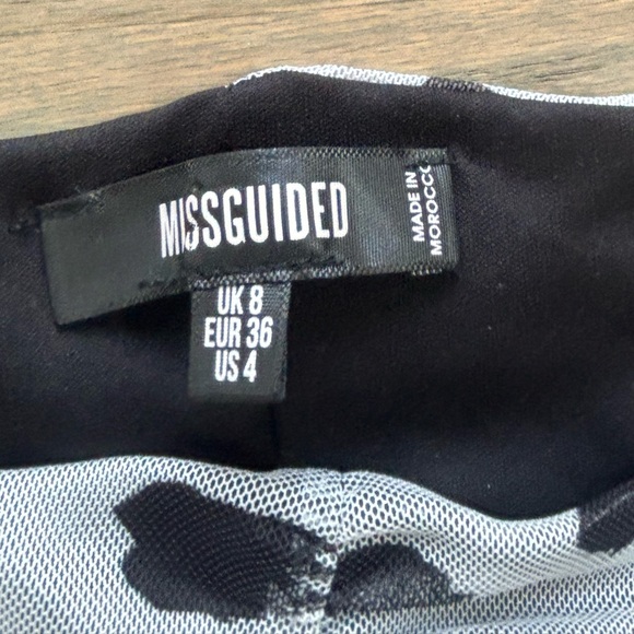 Missguided Dalmatian Print Polka dot Puff Sleeve Ruched Body Womens size 4 Small - Picture 6 of 6